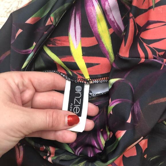 Onzie High Rise Mesh Leggings in All Night Long - Picture 6 of 6